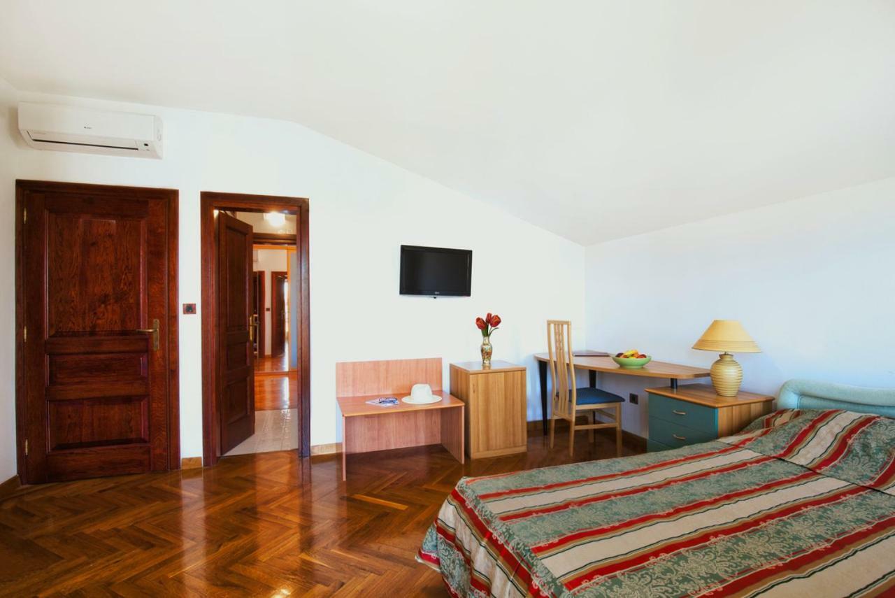 Villa Sveta Eufemija - Bed And Breakfast Rovinj Bagian luar foto