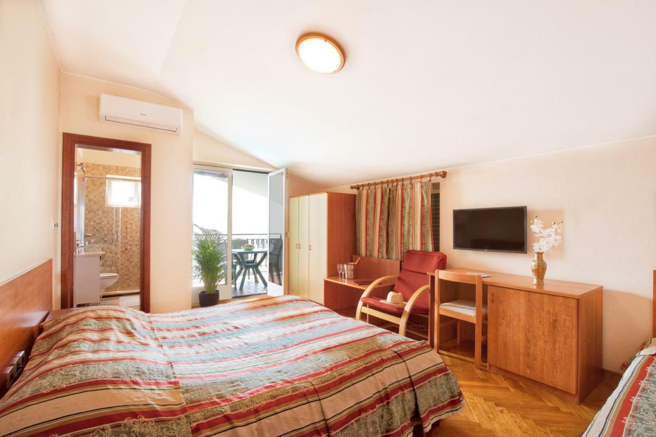Villa Sveta Eufemija - Bed And Breakfast Rovinj Bagian luar foto